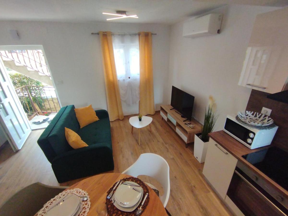 Apartment Jal โรวีน ภายนอก รูปภาพ