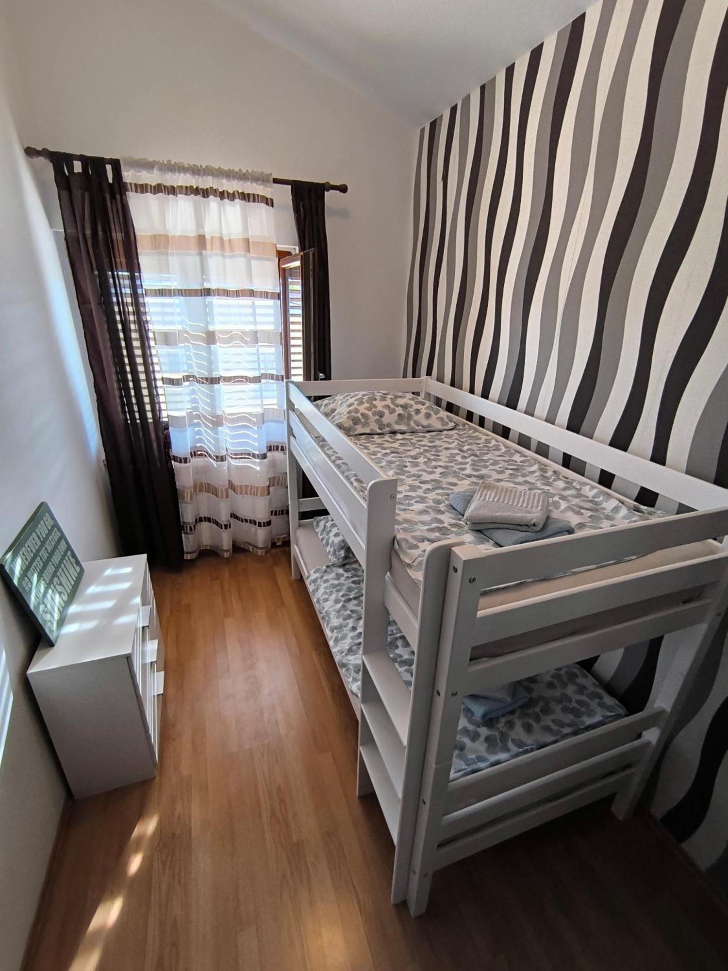 Apartment Jal โรวีน ภายนอก รูปภาพ