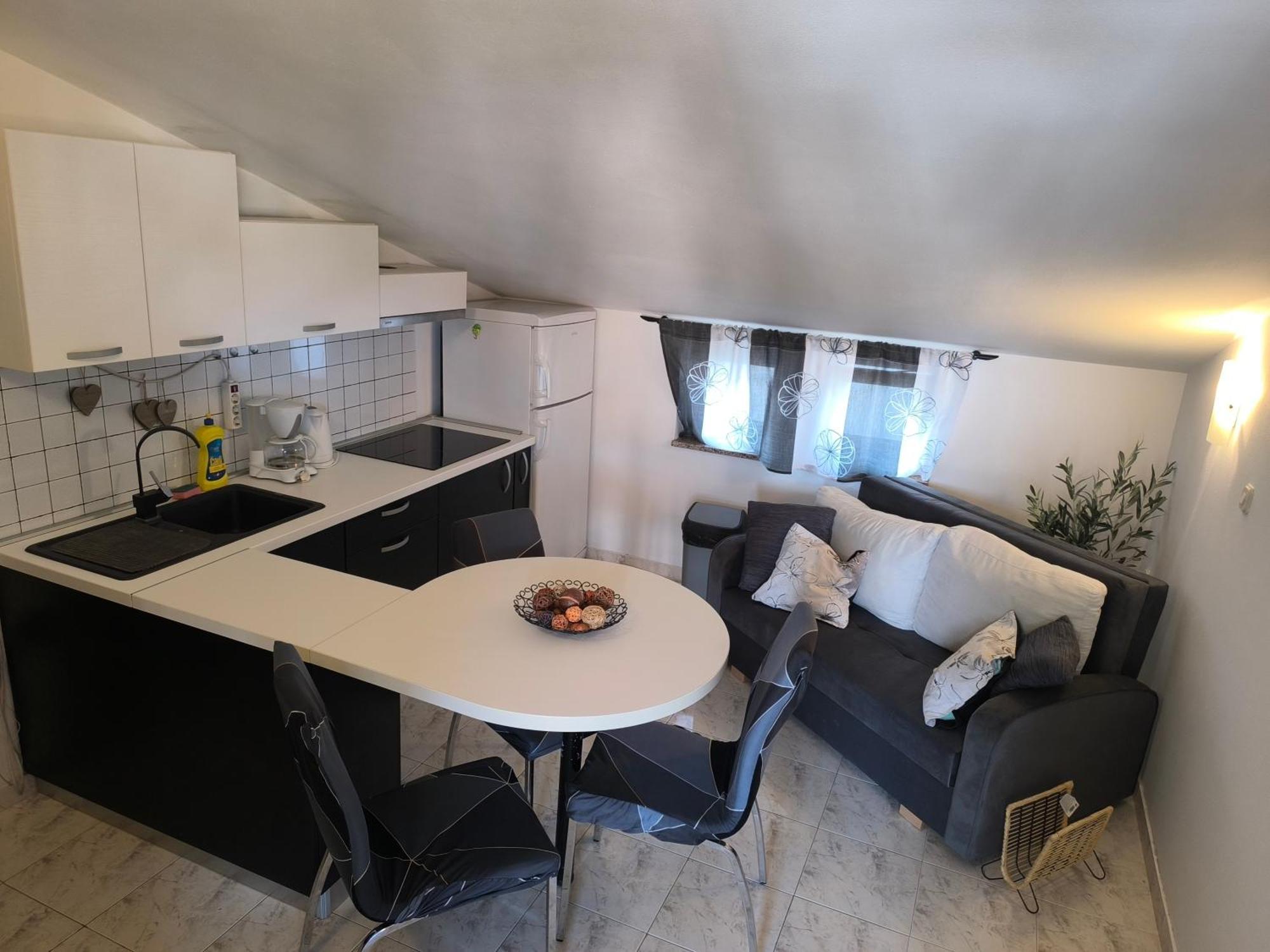 Apartment Jal โรวีน ภายนอก รูปภาพ